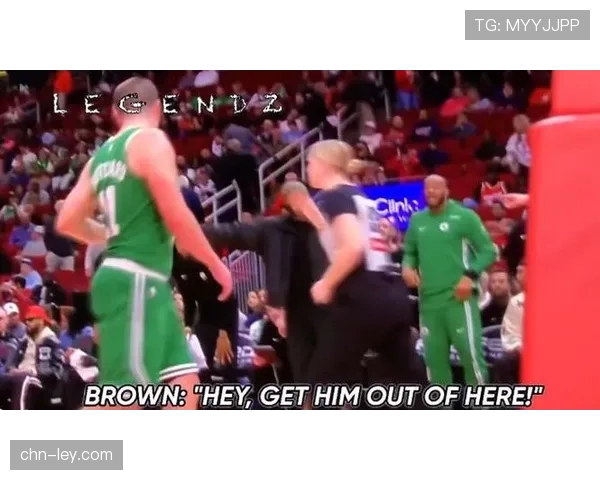 申京辱骂女裁判遭驱逐，唇语还原现场冲突全过程