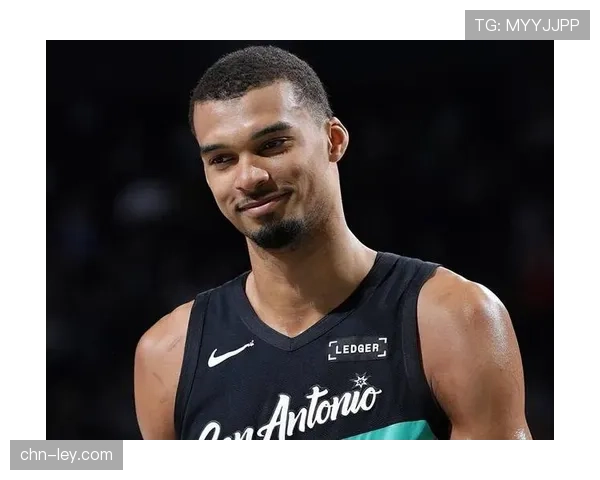 独行侠新星弗拉格空砍33分6篮板5助攻，不敌文班亚马